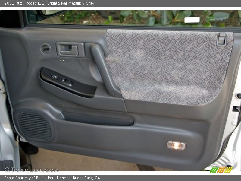 Bright Silver Metallic / Gray 2001 Isuzu Rodeo LSE