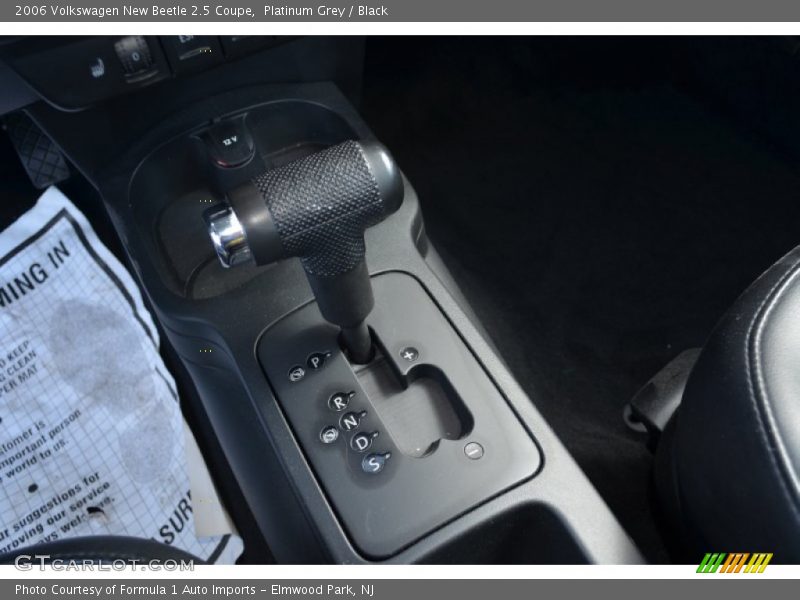 Platinum Grey / Black 2006 Volkswagen New Beetle 2.5 Coupe