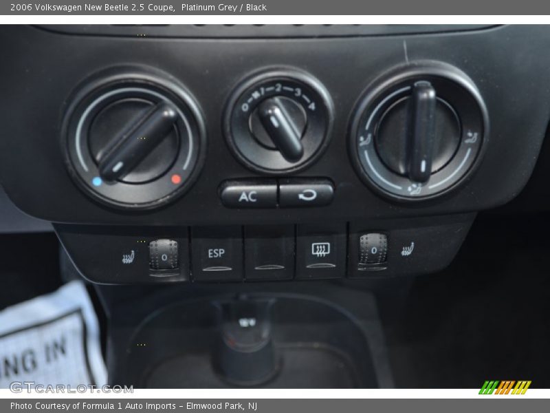 Platinum Grey / Black 2006 Volkswagen New Beetle 2.5 Coupe