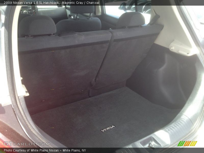 Magnetic Gray / Charcoal 2009 Nissan Versa 1.8 SL Hatchback