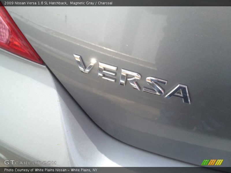 Magnetic Gray / Charcoal 2009 Nissan Versa 1.8 SL Hatchback