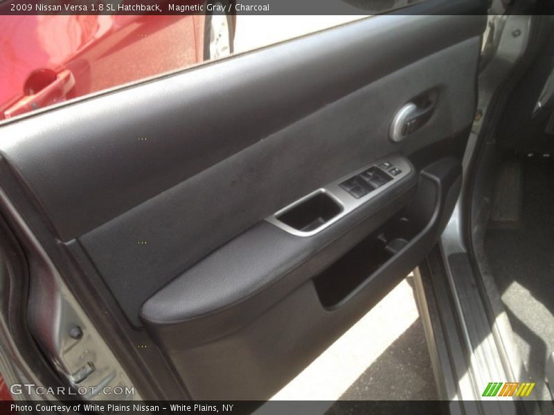 Magnetic Gray / Charcoal 2009 Nissan Versa 1.8 SL Hatchback