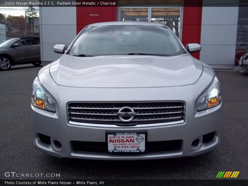 Radiant Silver Metallic / Charcoal 2009 Nissan Maxima 3.5 S