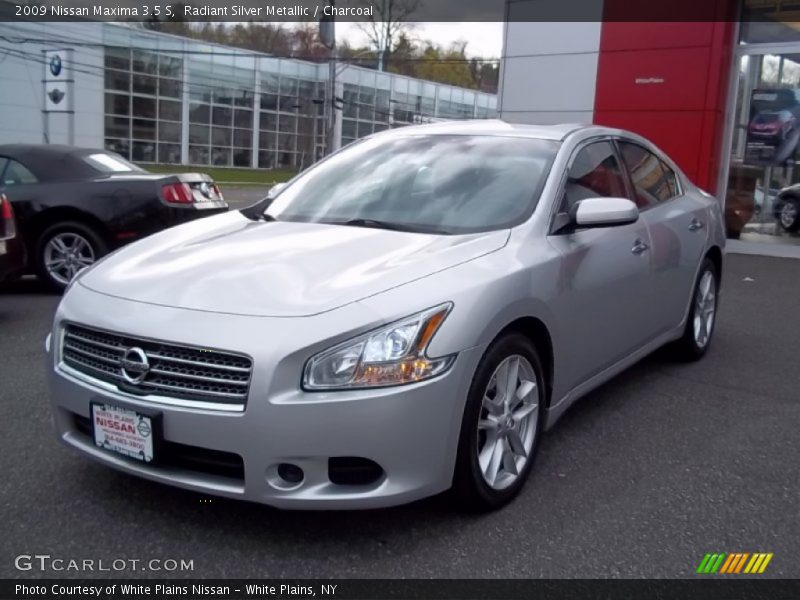 Radiant Silver Metallic / Charcoal 2009 Nissan Maxima 3.5 S