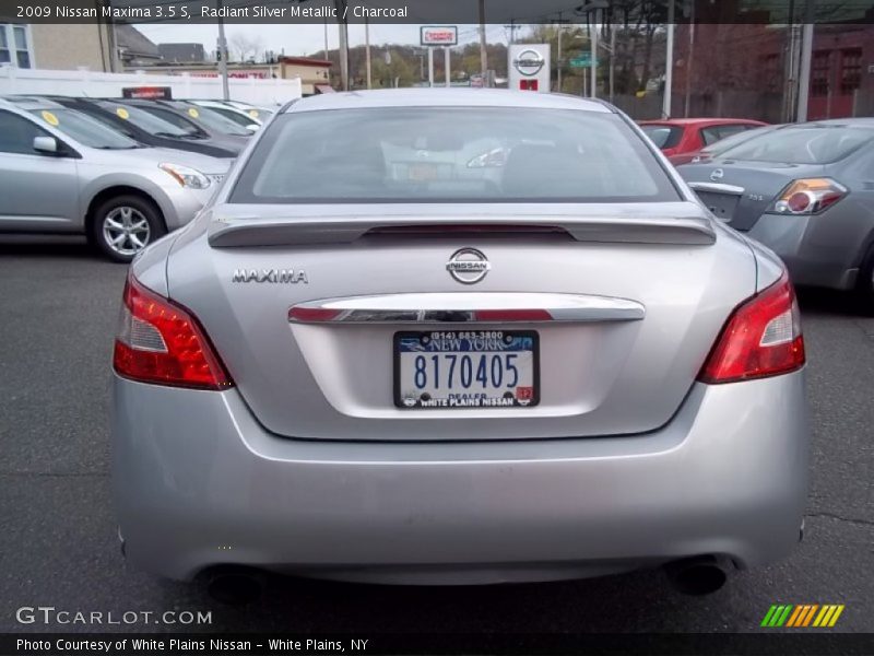Radiant Silver Metallic / Charcoal 2009 Nissan Maxima 3.5 S