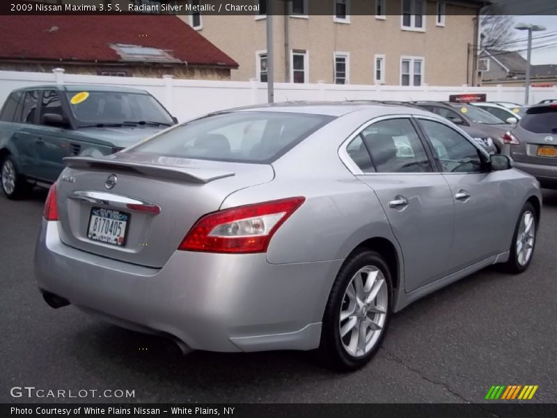 Radiant Silver Metallic / Charcoal 2009 Nissan Maxima 3.5 S