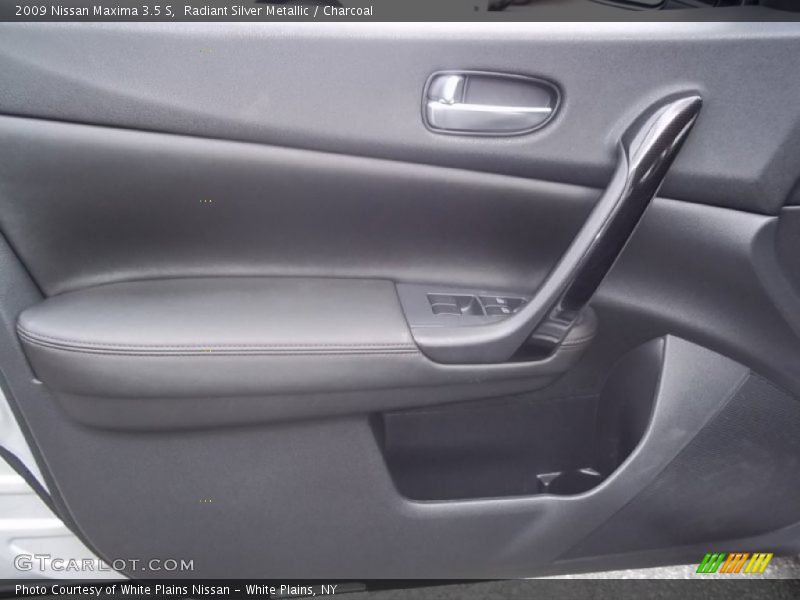 Radiant Silver Metallic / Charcoal 2009 Nissan Maxima 3.5 S