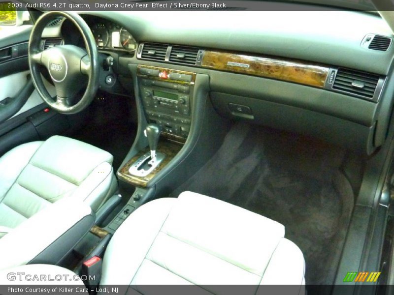 Dashboard of 2003 RS6 4.2T quattro