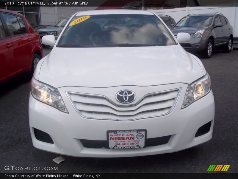 Super White / Ash Gray 2010 Toyota Camry LE