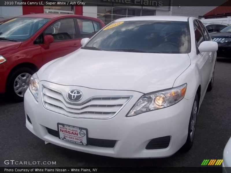 Super White / Ash Gray 2010 Toyota Camry LE