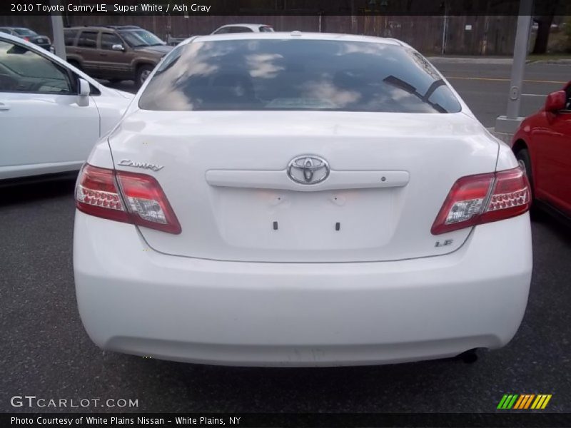 Super White / Ash Gray 2010 Toyota Camry LE