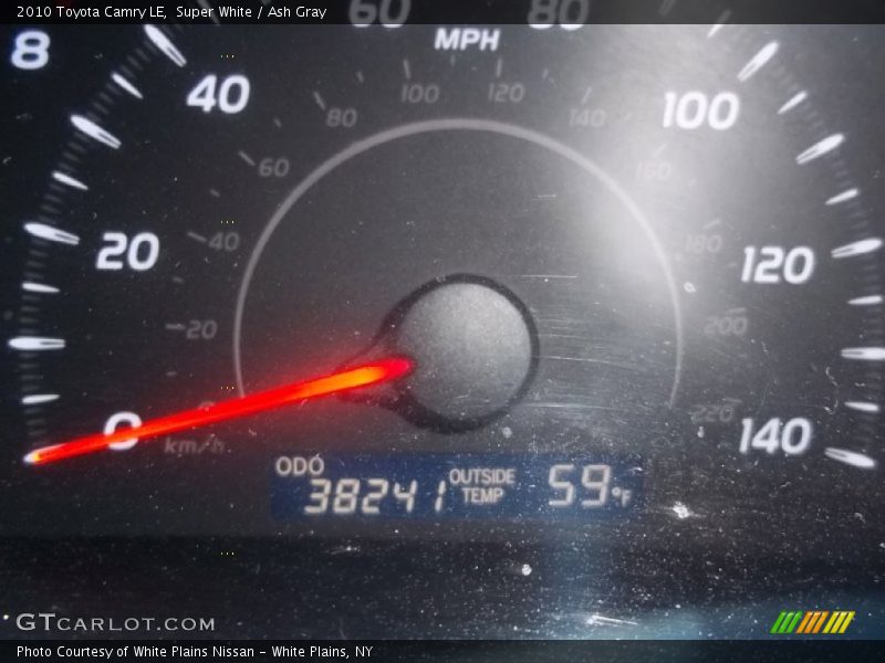 Super White / Ash Gray 2010 Toyota Camry LE