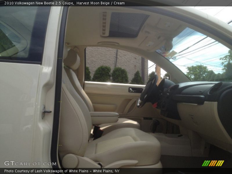 Harvest Moon Beige / Cream 2010 Volkswagen New Beetle 2.5 Coupe