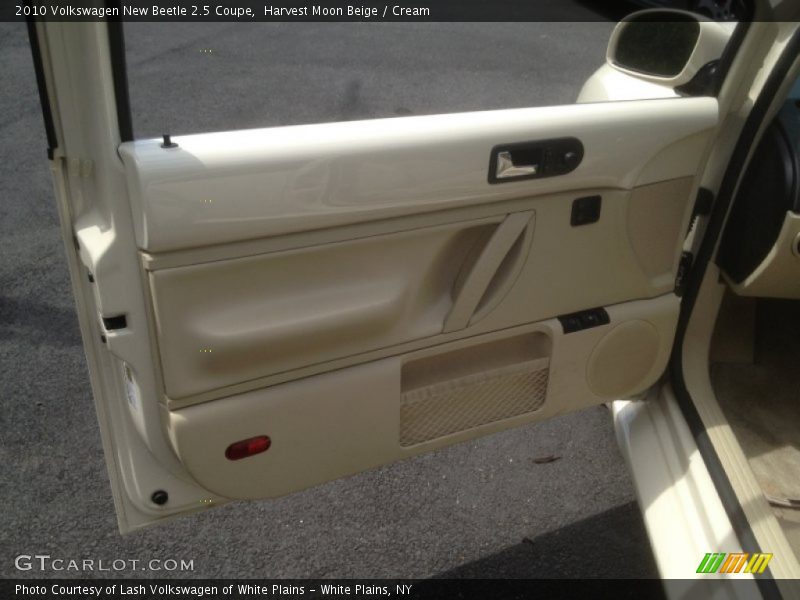 Harvest Moon Beige / Cream 2010 Volkswagen New Beetle 2.5 Coupe