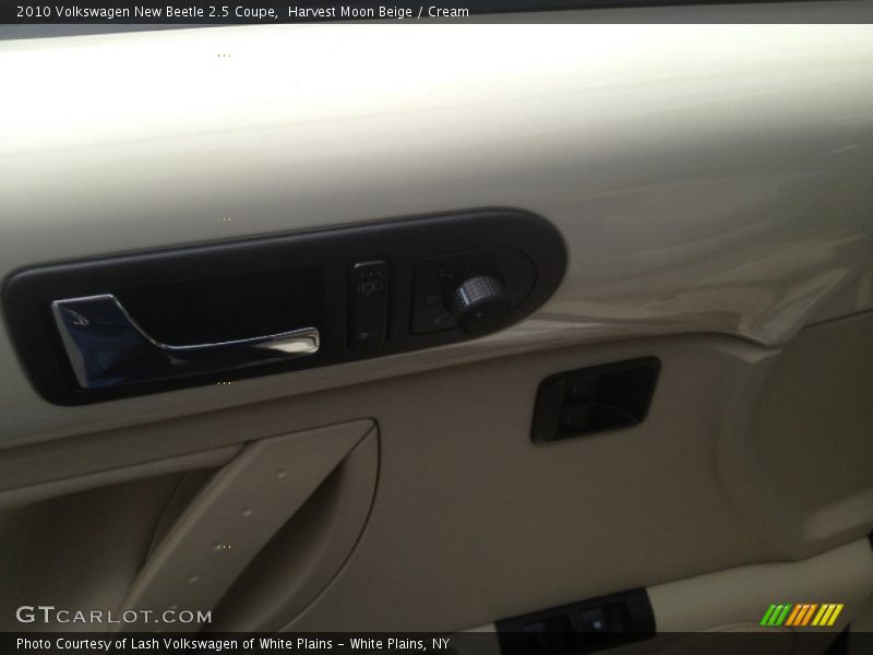 Harvest Moon Beige / Cream 2010 Volkswagen New Beetle 2.5 Coupe