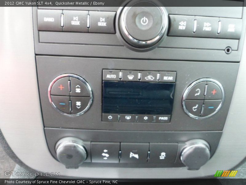 Quicksilver Metallic / Ebony 2012 GMC Yukon SLT 4x4