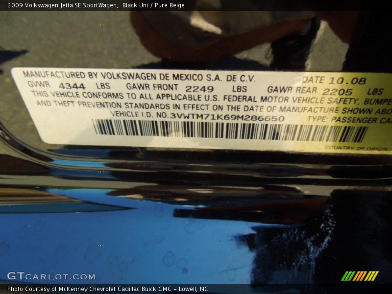 Black Uni / Pure Beige 2009 Volkswagen Jetta SE SportWagen
