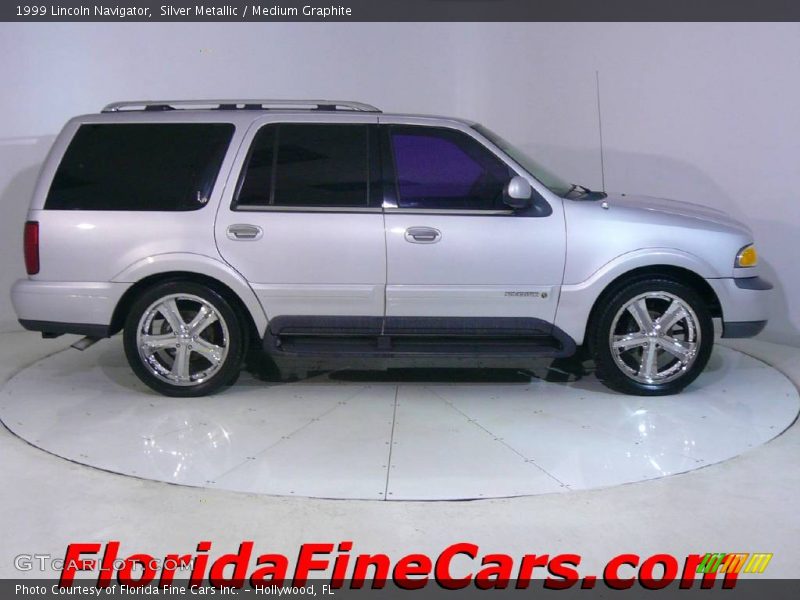 Silver Metallic / Medium Graphite 1999 Lincoln Navigator