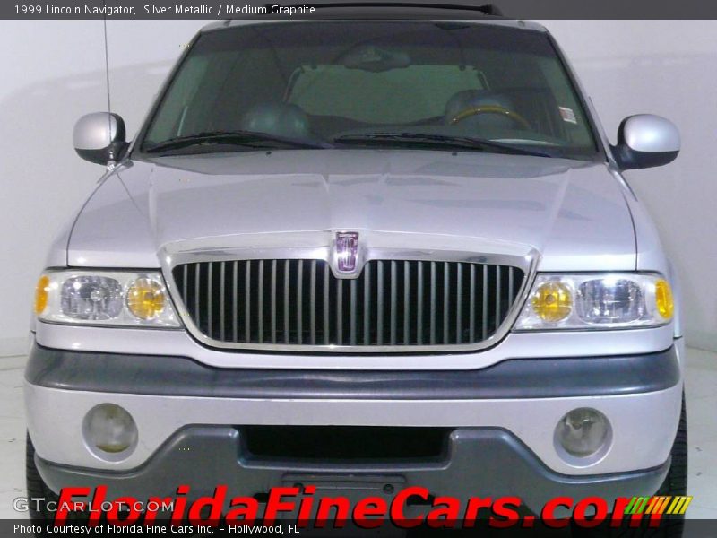Silver Metallic / Medium Graphite 1999 Lincoln Navigator