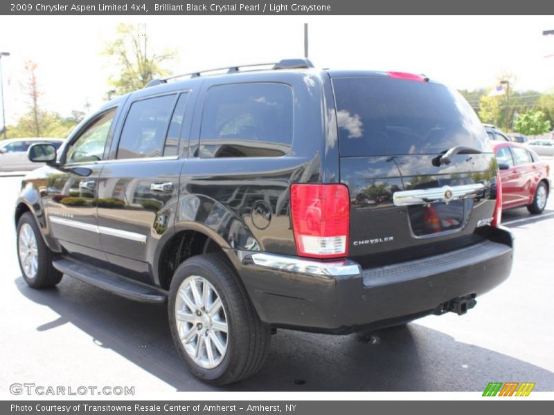 Brilliant Black Crystal Pearl / Light Graystone 2009 Chrysler Aspen Limited 4x4