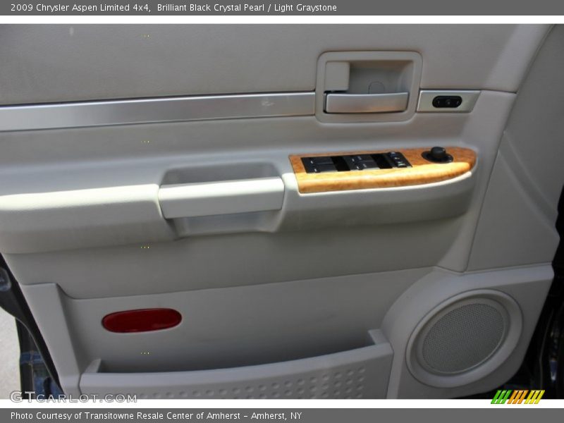Brilliant Black Crystal Pearl / Light Graystone 2009 Chrysler Aspen Limited 4x4