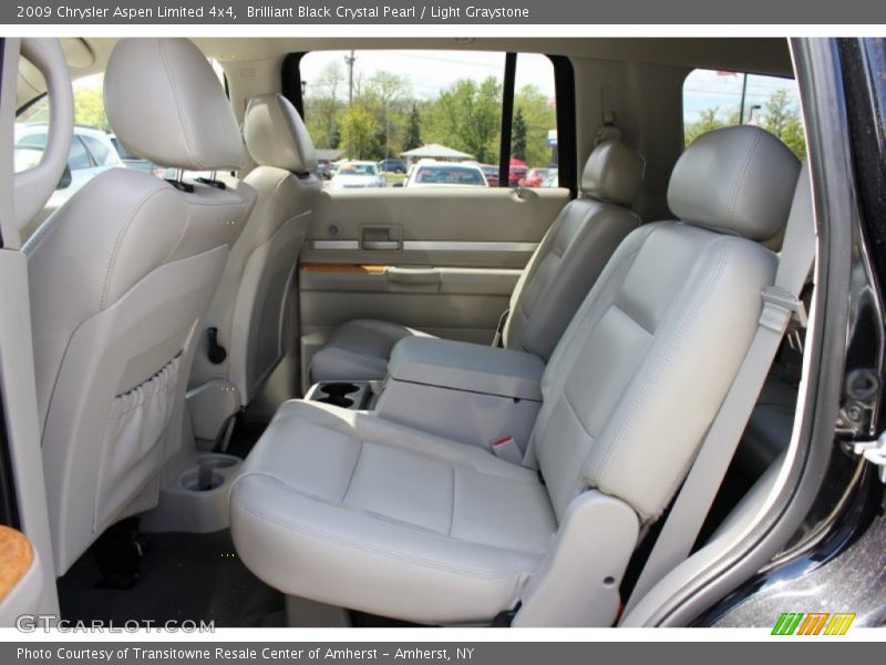Brilliant Black Crystal Pearl / Light Graystone 2009 Chrysler Aspen Limited 4x4