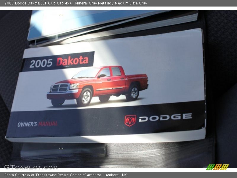 Mineral Gray Metallic / Medium Slate Gray 2005 Dodge Dakota SLT Club Cab 4x4