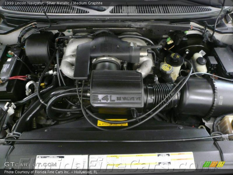 Silver Metallic / Medium Graphite 1999 Lincoln Navigator