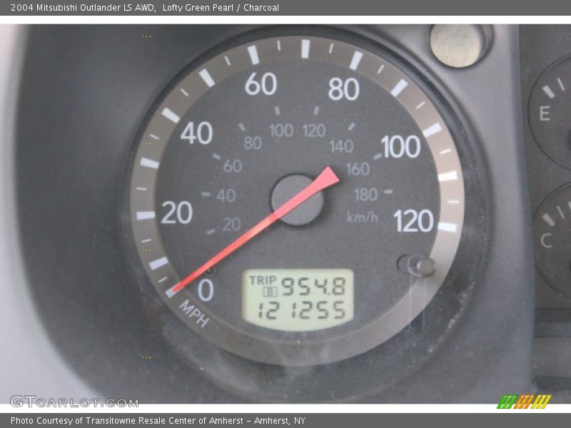 Lofty Green Pearl / Charcoal 2004 Mitsubishi Outlander LS AWD