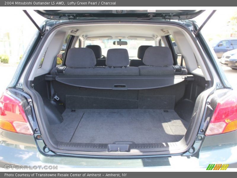 Lofty Green Pearl / Charcoal 2004 Mitsubishi Outlander LS AWD