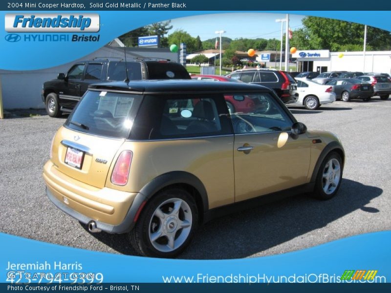 Solid Gold Metallic / Panther Black 2004 Mini Cooper Hardtop
