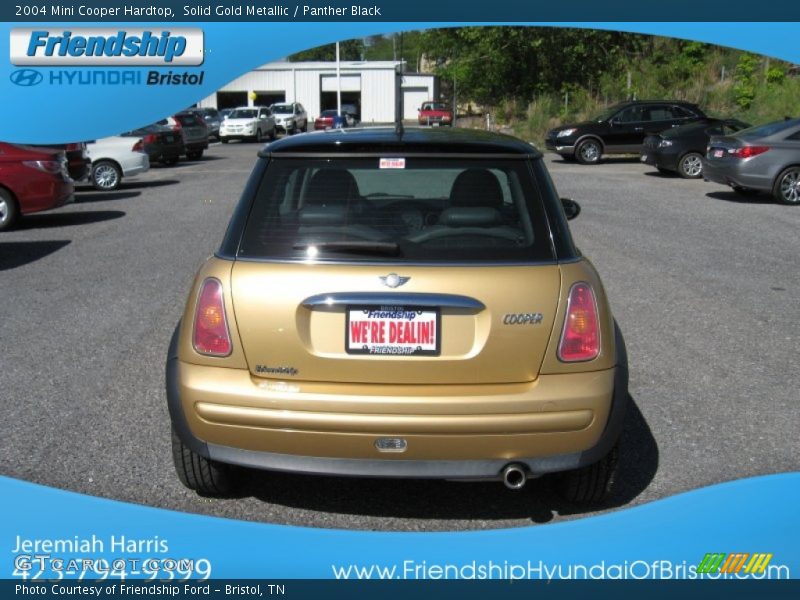 Solid Gold Metallic / Panther Black 2004 Mini Cooper Hardtop