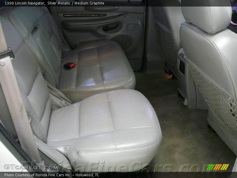 Silver Metallic / Medium Graphite 1999 Lincoln Navigator