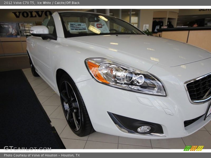 Ice White / Calcite/Off Black 2012 Volvo C70 T5