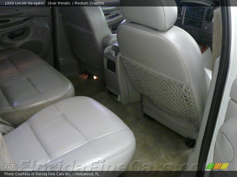 Silver Metallic / Medium Graphite 1999 Lincoln Navigator
