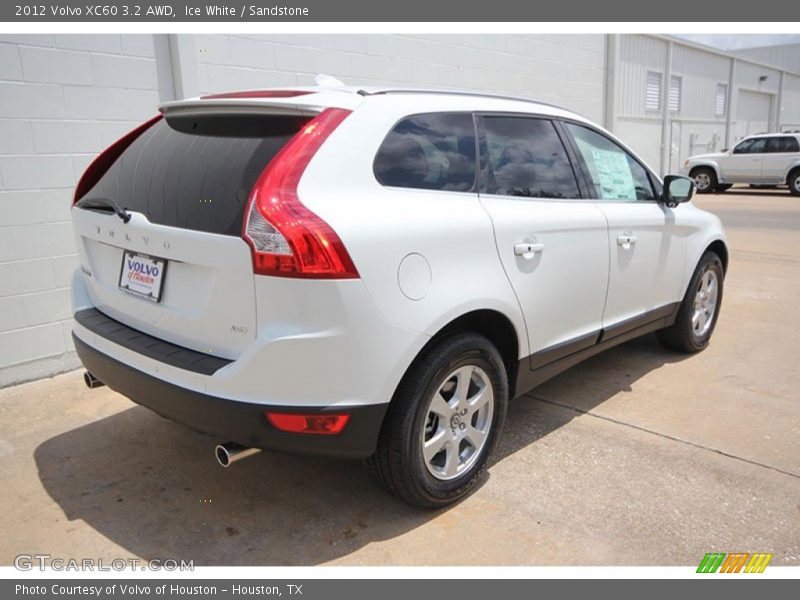 Ice White / Sandstone 2012 Volvo XC60 3.2 AWD