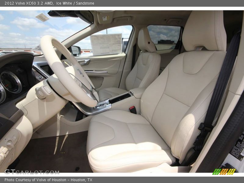 Ice White / Sandstone 2012 Volvo XC60 3.2 AWD