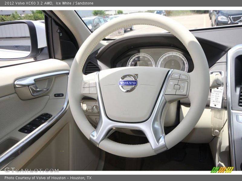 Ice White / Sandstone 2012 Volvo XC60 3.2 AWD