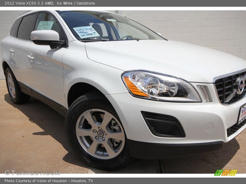 Ice White / Sandstone 2012 Volvo XC60 3.2 AWD