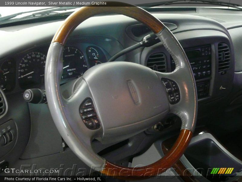 Silver Metallic / Medium Graphite 1999 Lincoln Navigator