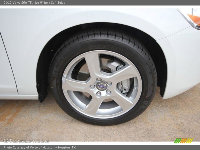 Ice White / Soft Beige 2012 Volvo S60 T5