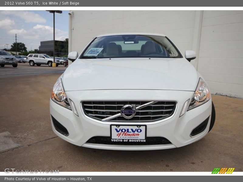 Ice White / Soft Beige 2012 Volvo S60 T5