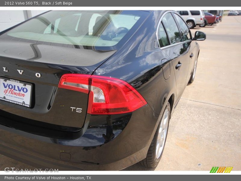 Black / Soft Beige 2012 Volvo S60 T5