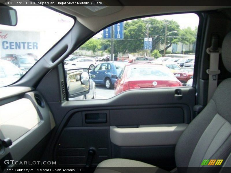 Ingot Silver Metallic / Black 2010 Ford F150 XL SuperCab