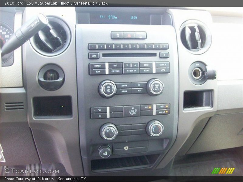 Ingot Silver Metallic / Black 2010 Ford F150 XL SuperCab