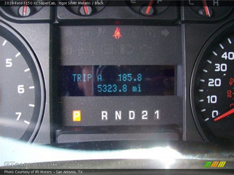 Ingot Silver Metallic / Black 2010 Ford F150 XL SuperCab