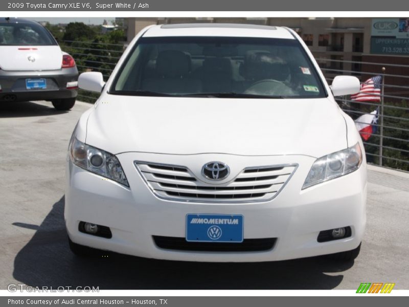 Super White / Ash 2009 Toyota Camry XLE V6