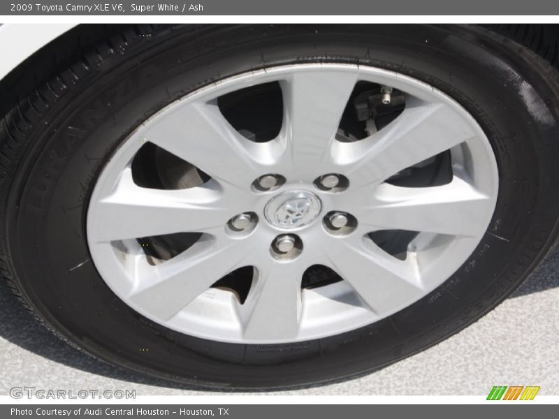 Super White / Ash 2009 Toyota Camry XLE V6