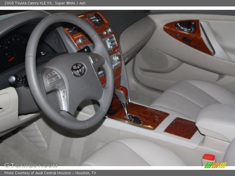 Super White / Ash 2009 Toyota Camry XLE V6