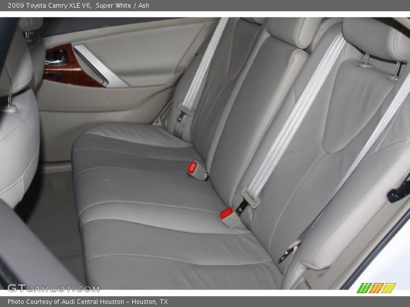 Super White / Ash 2009 Toyota Camry XLE V6